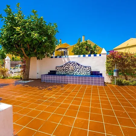 Azalea Beach Апартаменты *